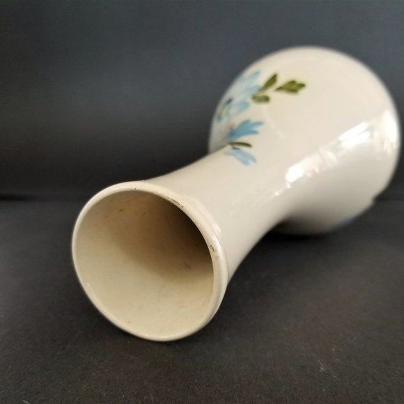 Adorable 8 1/4 Floral Vase Cream with Blue Flowers - Picture 7 of 8